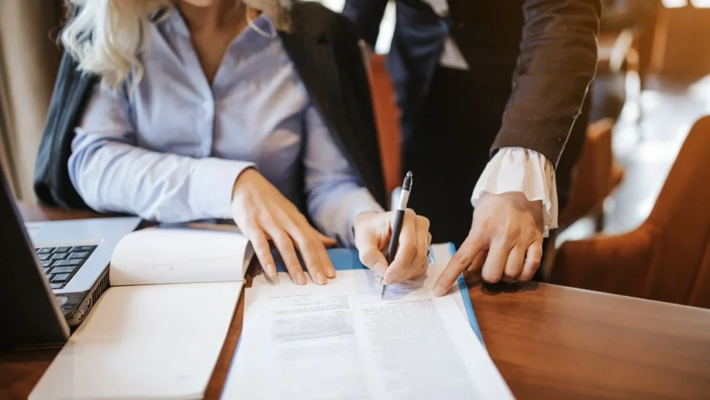 Signing Contract 1024x577